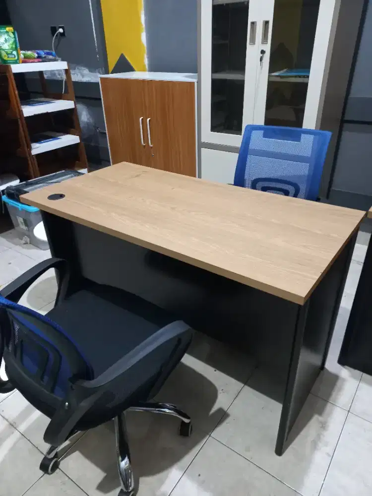 Meja Kerja + 1kursi informa