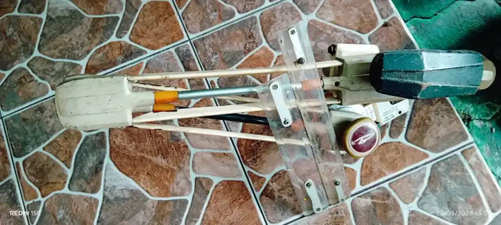 Alat gambar teknik arsitek