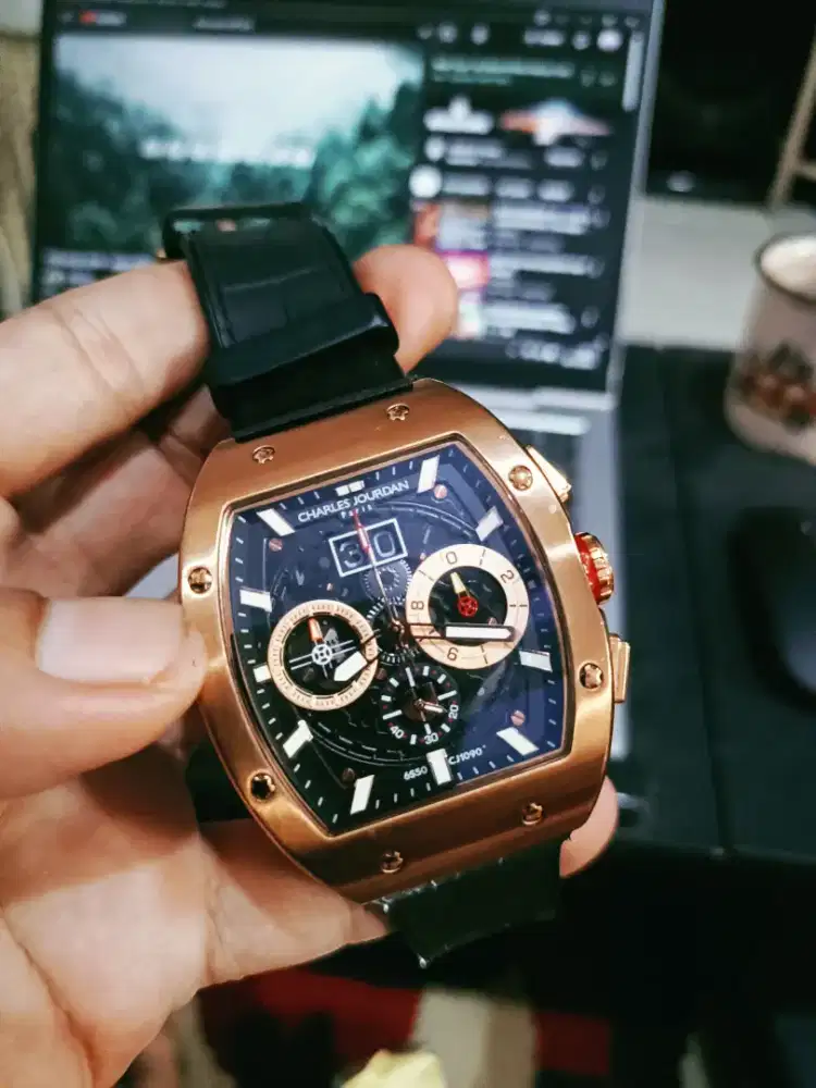 Jam tangan Charles Jourdan