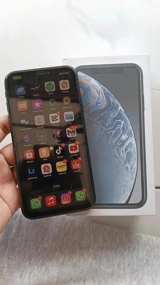 Iphone xr 64 hitam