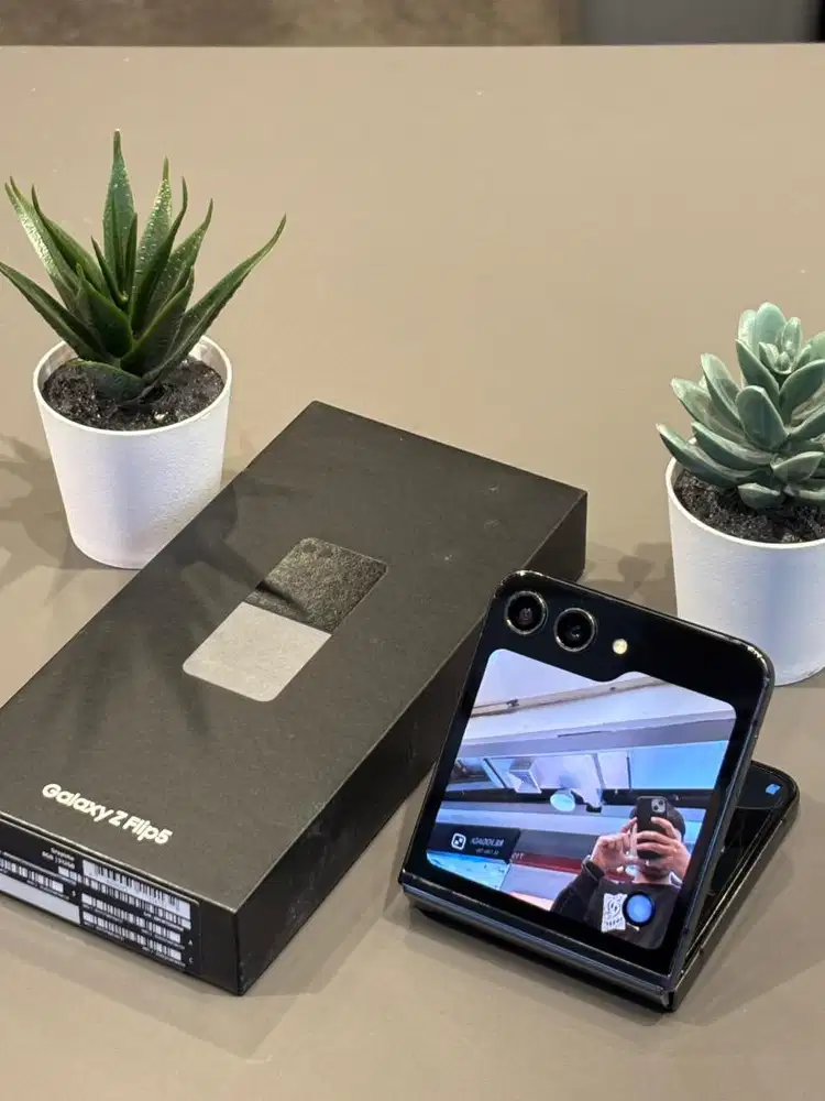 Samsung galaxy Z Flip 5 8/512Gb sein