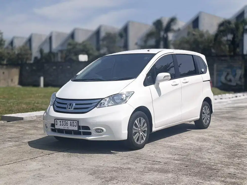 honda freed e psd at 2015