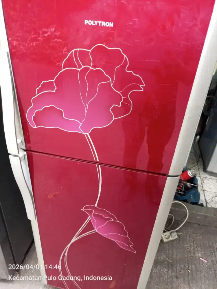 Kulkas folitron 2 pintu siap pakai normal blm pernah diservic no minus