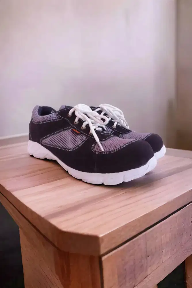 Terpercaya Toko Sepatu safety Bontang