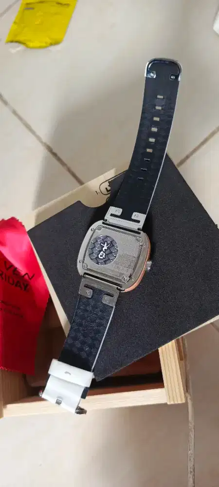 Jual jam tangan merek SEVENFRIDAY model  FS-P-18