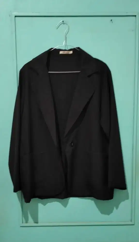Blazer Hitam Wanita