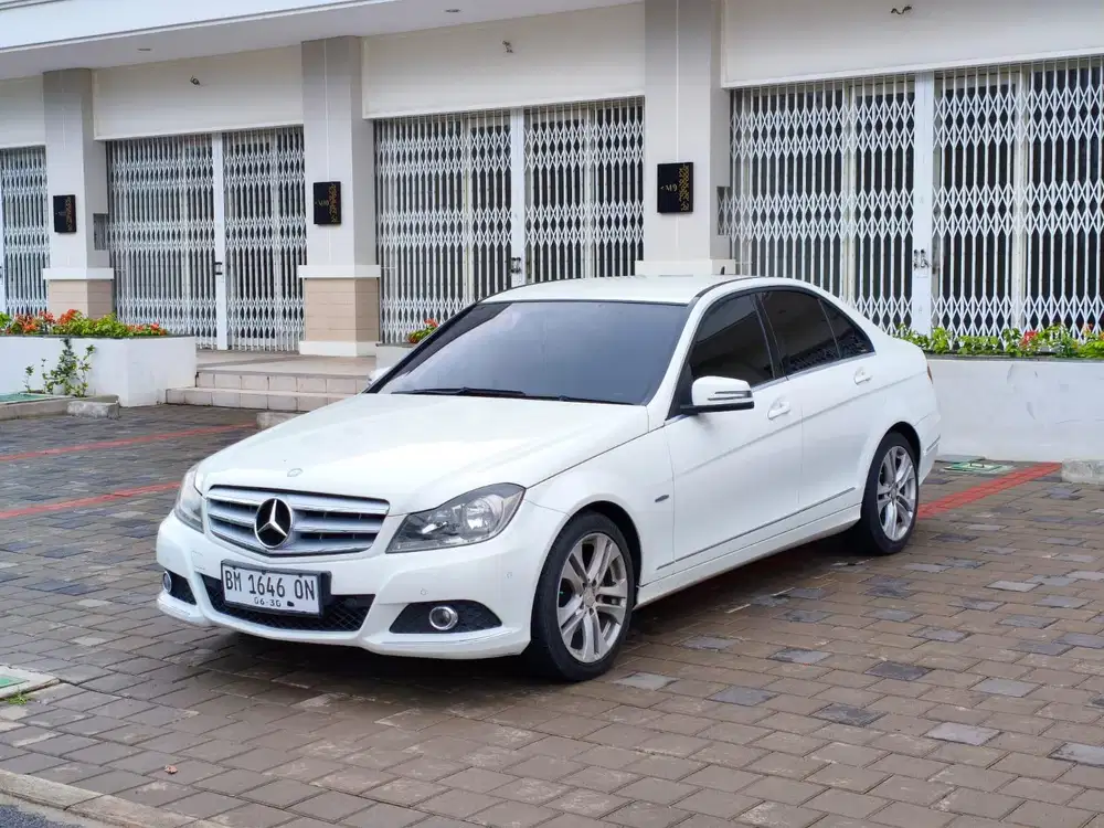 MERCY C200 AVANTGARDE AT 2012 WHITE