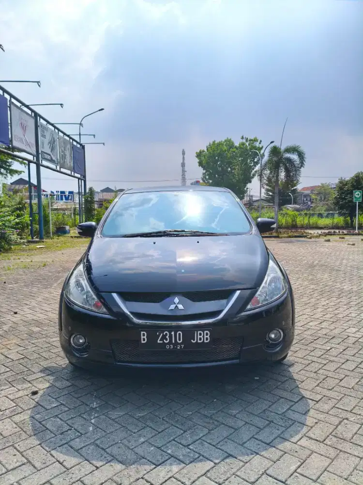 Mitsubishi Grandis 2.4 GT 2010