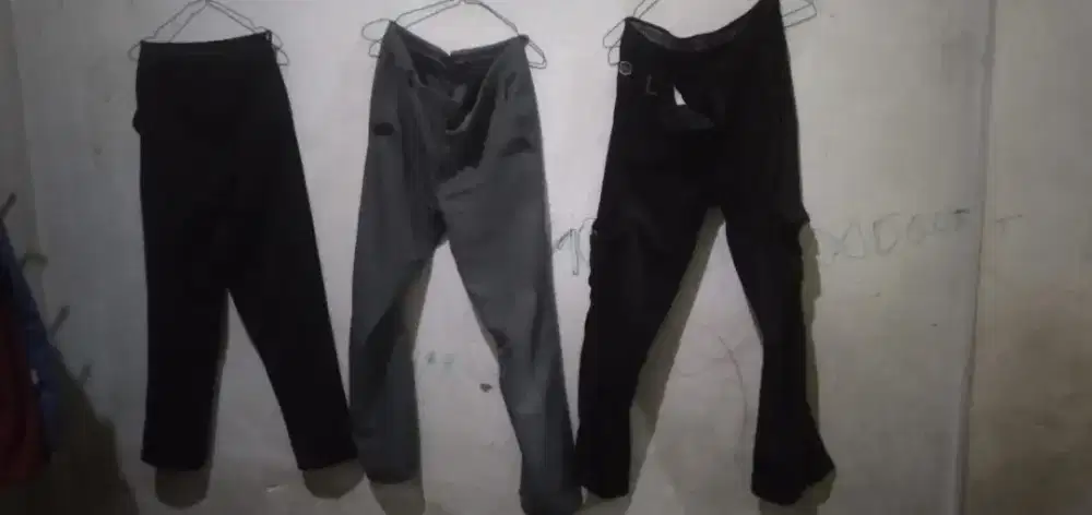 Di jual celana kain 2 buah dan celana  kain tebal model taxtikal 1