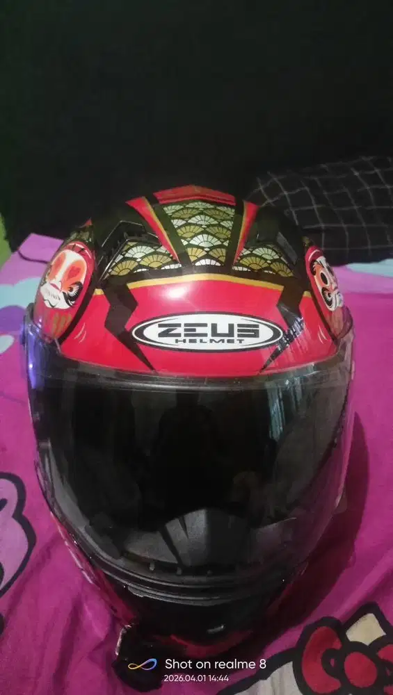 Di jual helm merk zeus full face