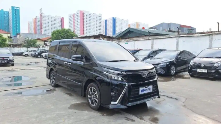 DP MURAH - Toyota Voxy 2.0 Bensin-AT 2018 Hitam
