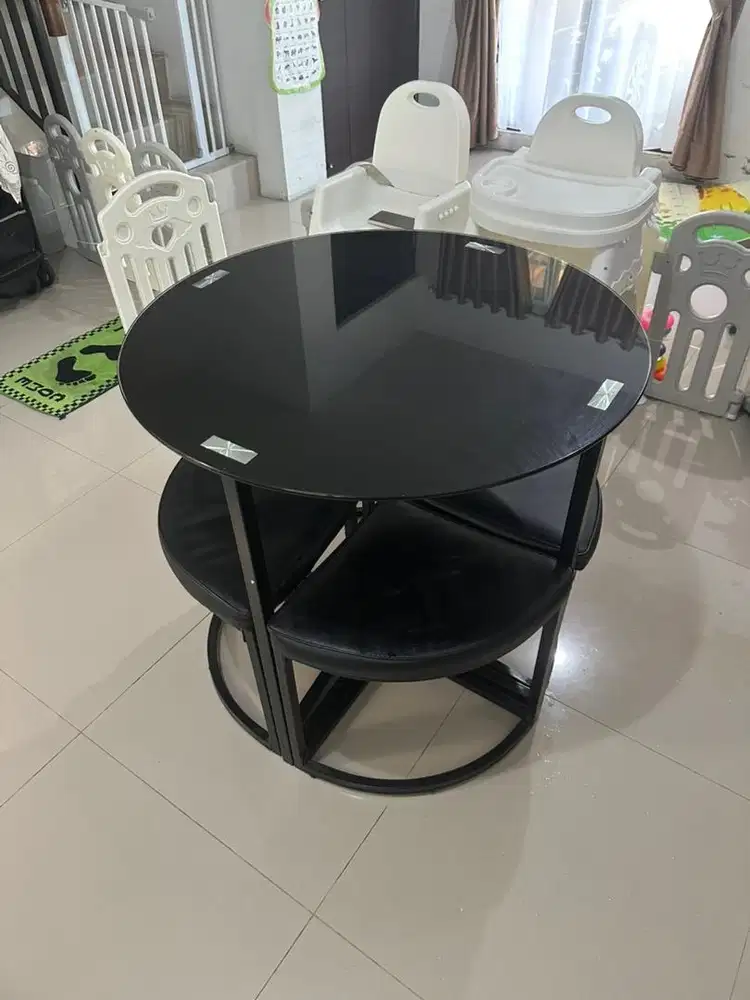 Dijual Meja Milimalis Kaca Hitam Bundar