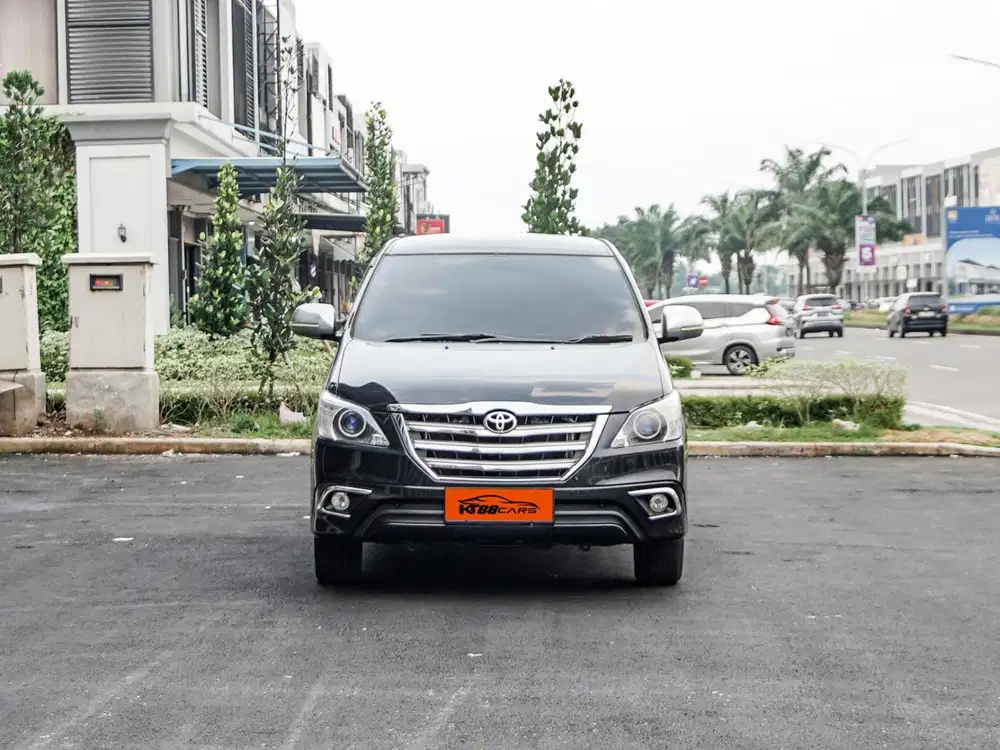 TOYOTA KIJANG INNOVA 2.0 MT TAHUN 2014