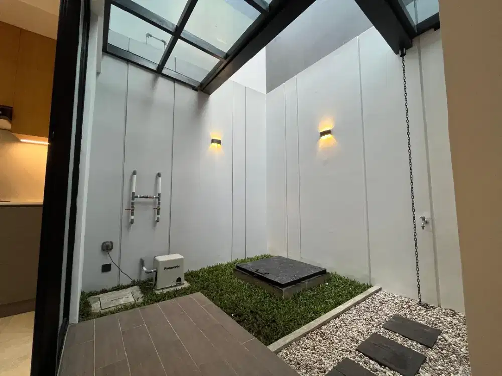 Rumah Modern Luas dengan 4 Kamar Tidur di Sawangan, Depok!