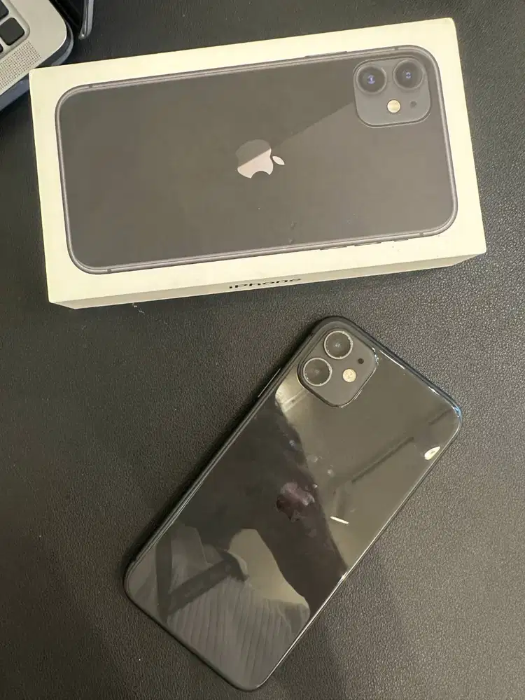 iPhone 11 128GB Black Resmi Indo (BH 100% Mulus Fullset)