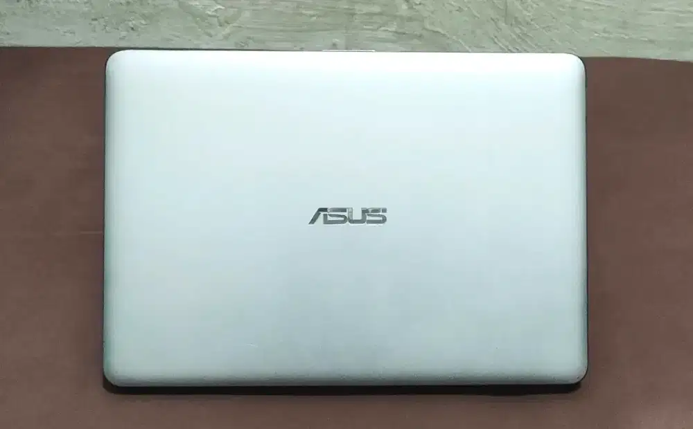 Asus Vivobook x441u i3gen7 ram4 hdd500 batre awet 3jam siap pakai