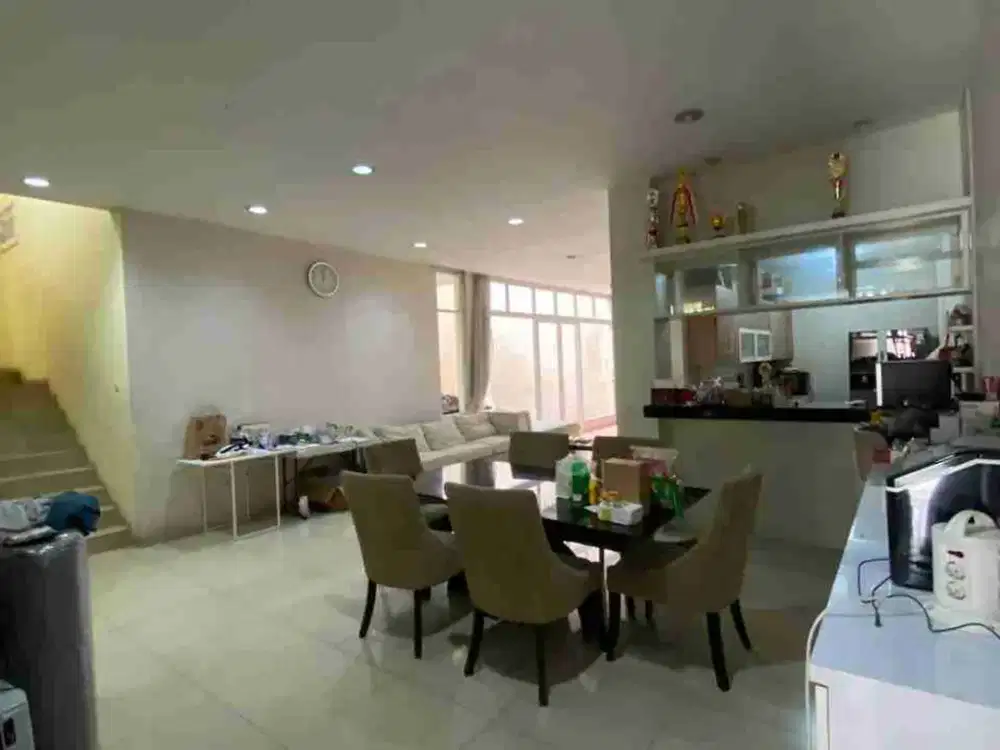 Disewakan Rumah Cantik Full Furnished di Lodaya Kecamatan Lengkong