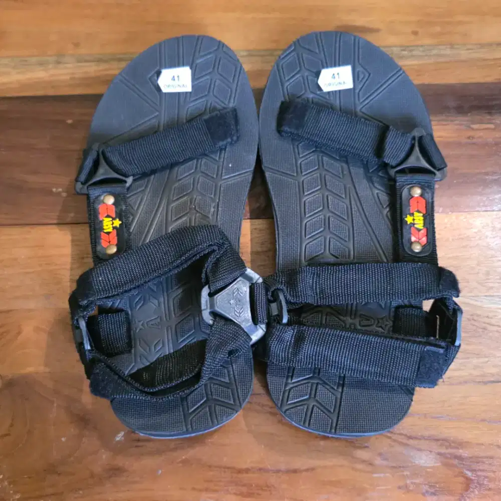 Sendal Outdoor Arsy Ukur 41 Hitam