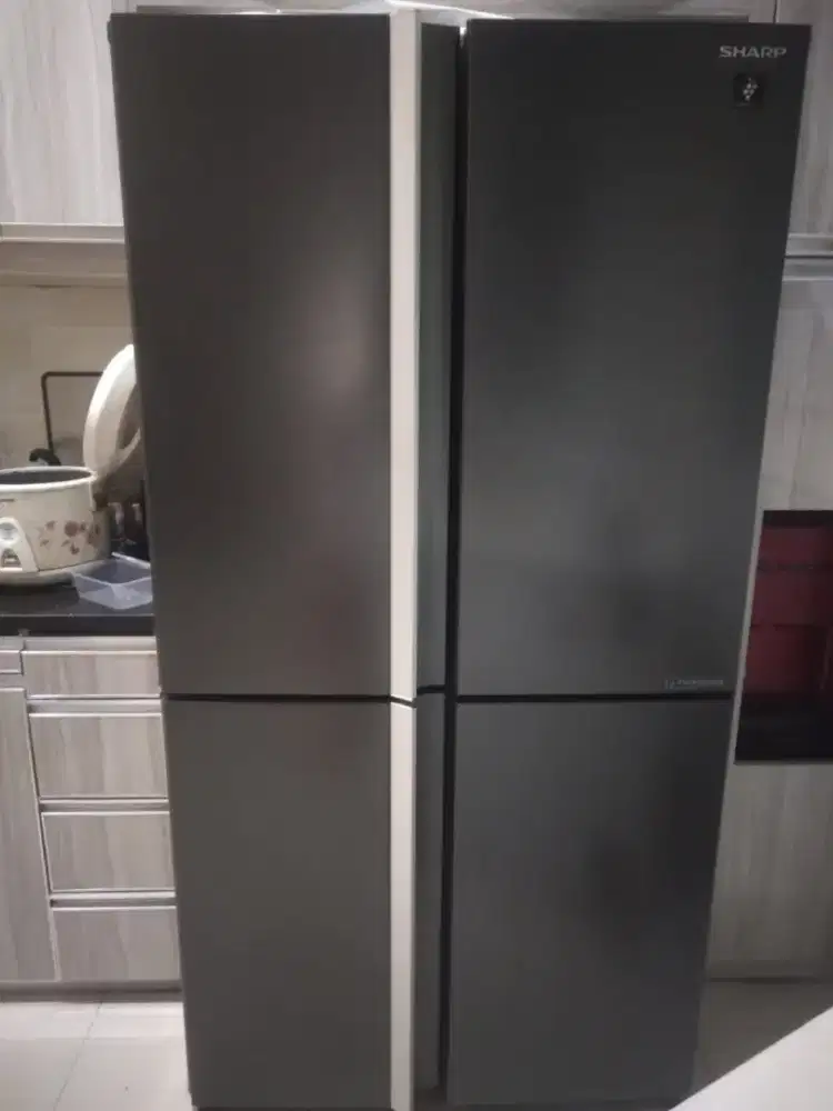 Kulkas SHARP 595Ltr - 4 pintu