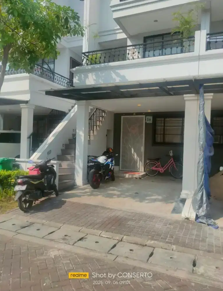 Asisten Rumah Tangga PEREMPUAN