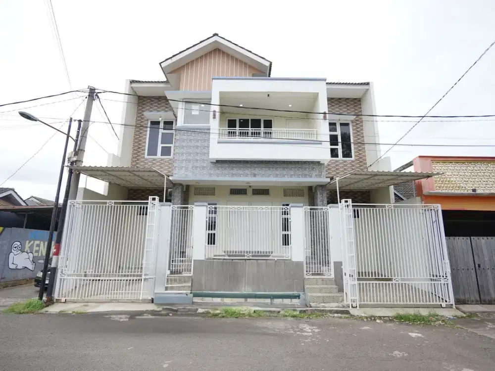 Rumah 2 Carport 15 Menit ke RS Hermina Grand Wisata Siap Huni J-28222