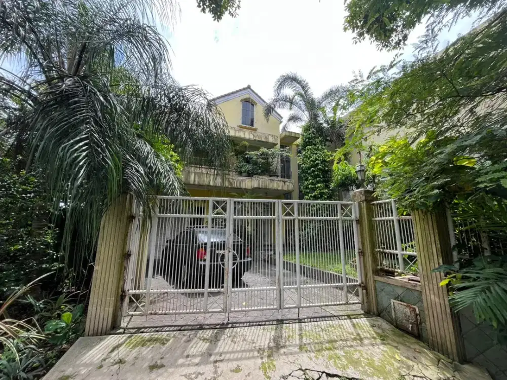 Rumah Luas 2 Lantai Bangunan Kokoh di Komplek Elit Cinere