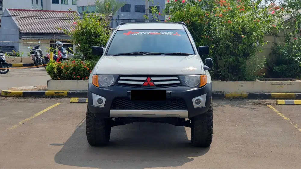 Mitsubitshi Triton Strada DX 2.8 Single Cabin 4x4 MT 2014 NIK 2013