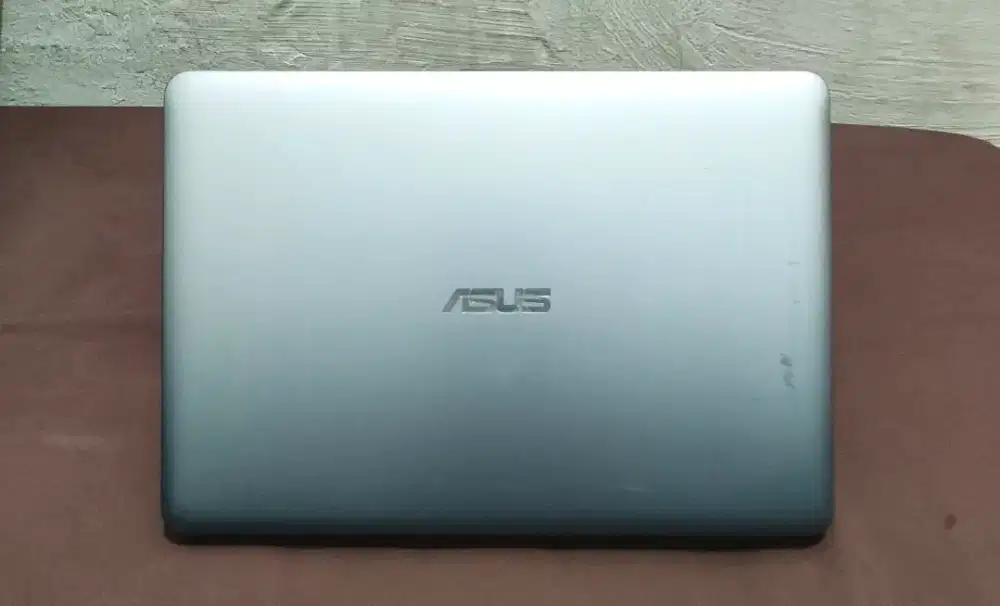Asus Vivobook x441u slim core i3gen6 ram4 ssd128 batre awet siap pakai