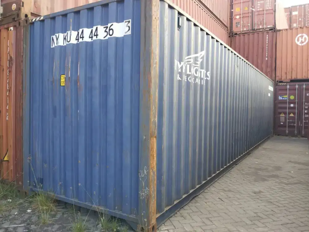 dry kontainer 40HC kondisi layak pakai eks import