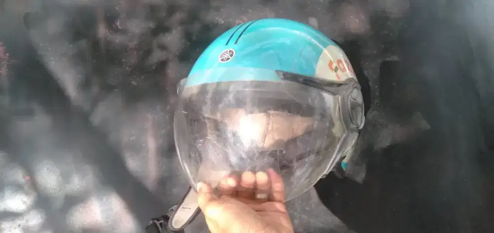 Di jual helem murah aja untuk di pakai semua motor wa ,hp