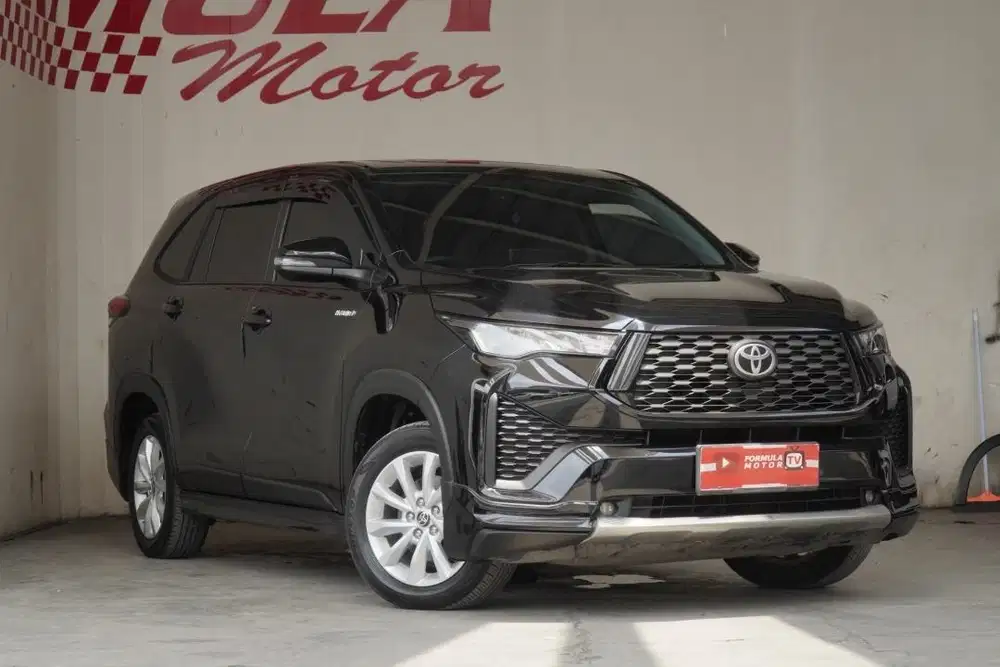 TOYOTA ZENIX V HYBRID A/T 2023 HITAM