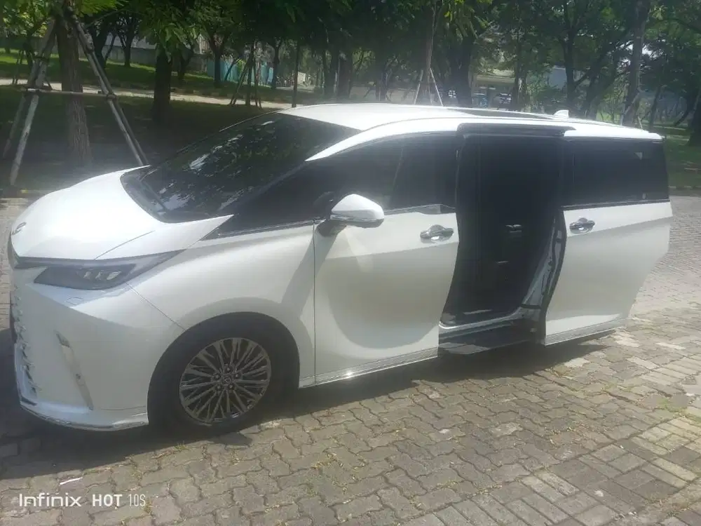 DIJUAL CEPAT LEXUS LM350H 2024