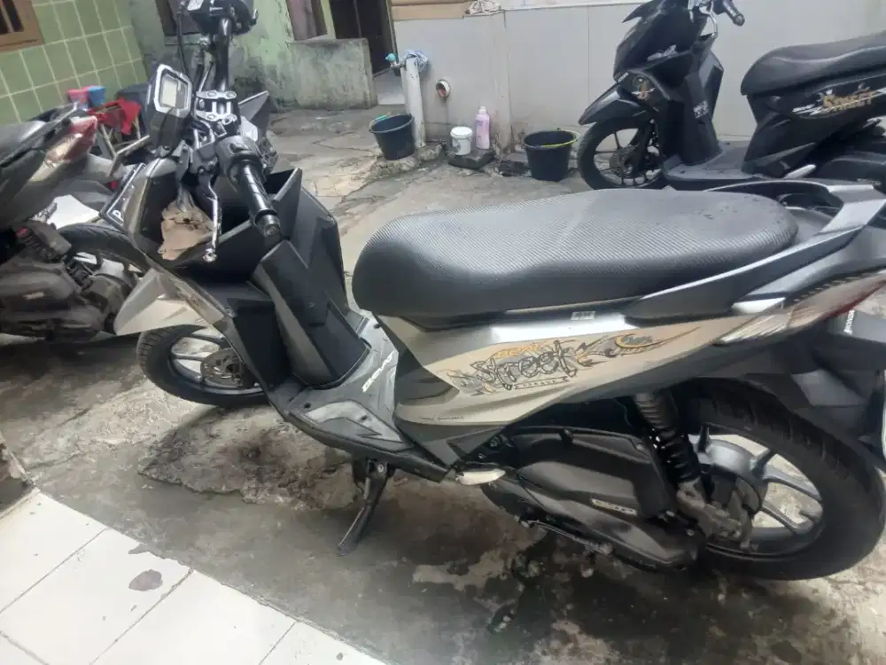 Honda Beat Street Tahun 2022 Lengkap