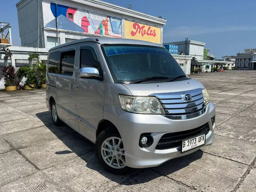 Daihatsu Luxio X 2014