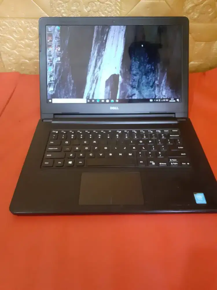Laptop dell Core i3 ram 8g sudah ssd