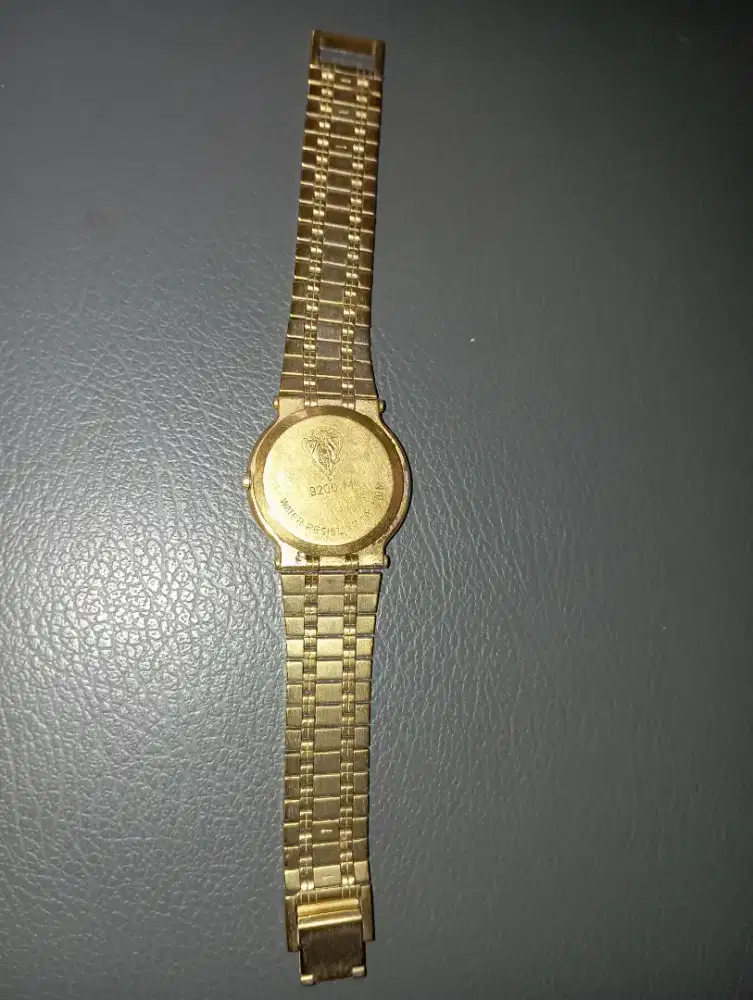Arloji gucci vintage 9200 M, kondisi mati