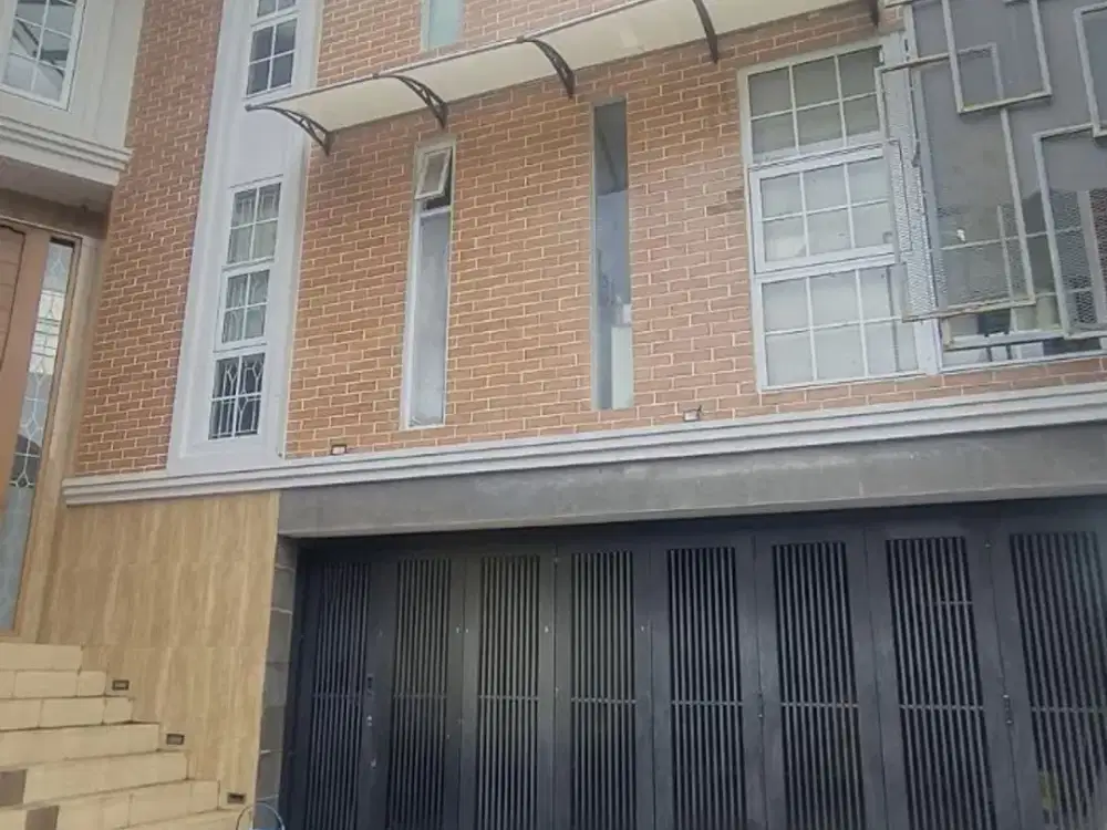 Full Furnish Rumah Mewah Split Level Perumahan Kalijudan Dekat Merr Dharmahusada