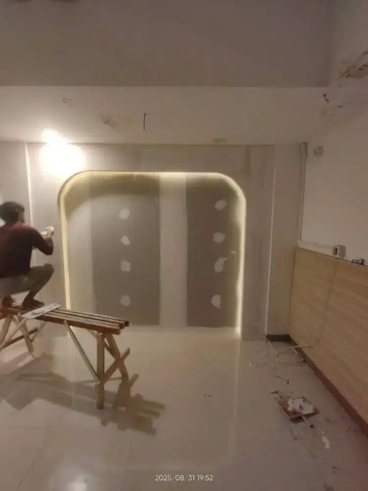 Jasa furniture buat ruangan dari gypsum dan partisi gudang dn kantor