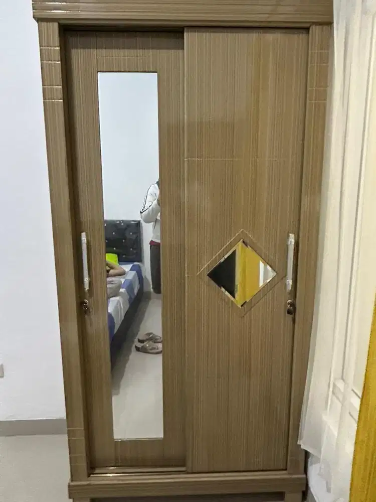 Lemari Slide 2 pintu