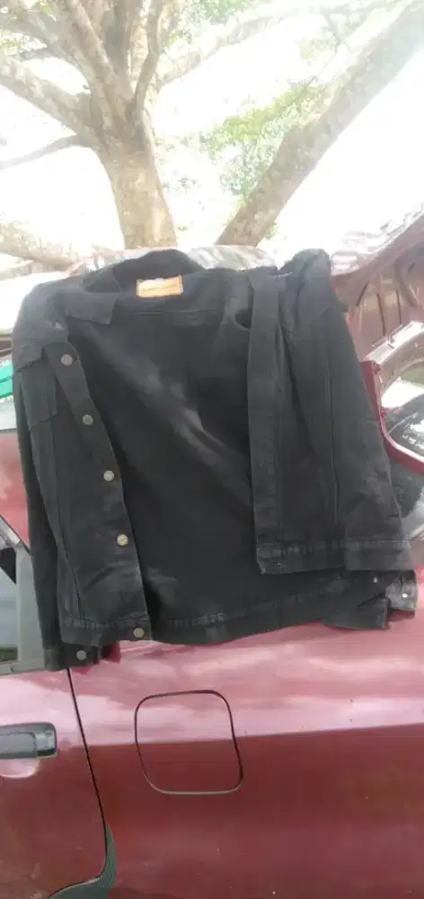 Di jual untuk gym ,fitenes,joging dll 1 jeket jeans 2 jeket kain