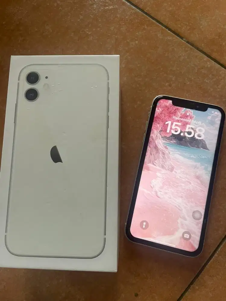 Iphone 11 White // 64 GB