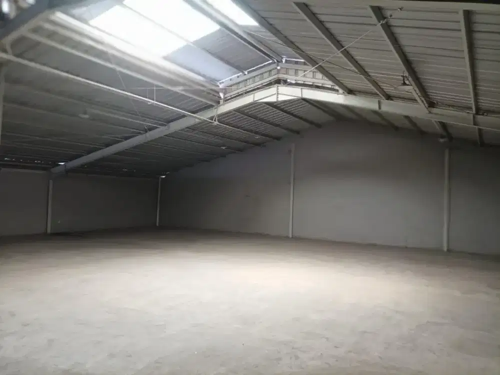 Gudang Cipondoh, Tangerang LB 1.300 m2, Harga sewa 550 juta