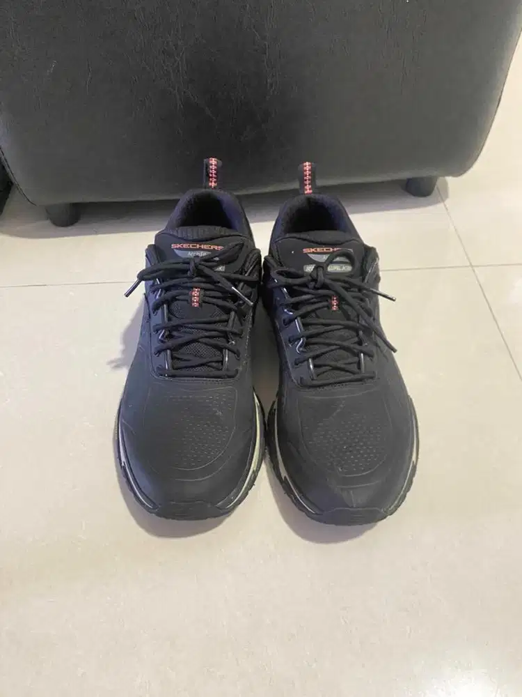 SKECHERS ARCH FIT ROAD WALKER RECON  -BLACK