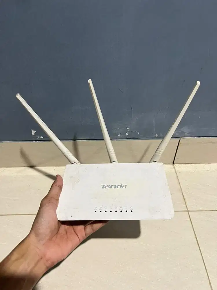 Router Tenda F3