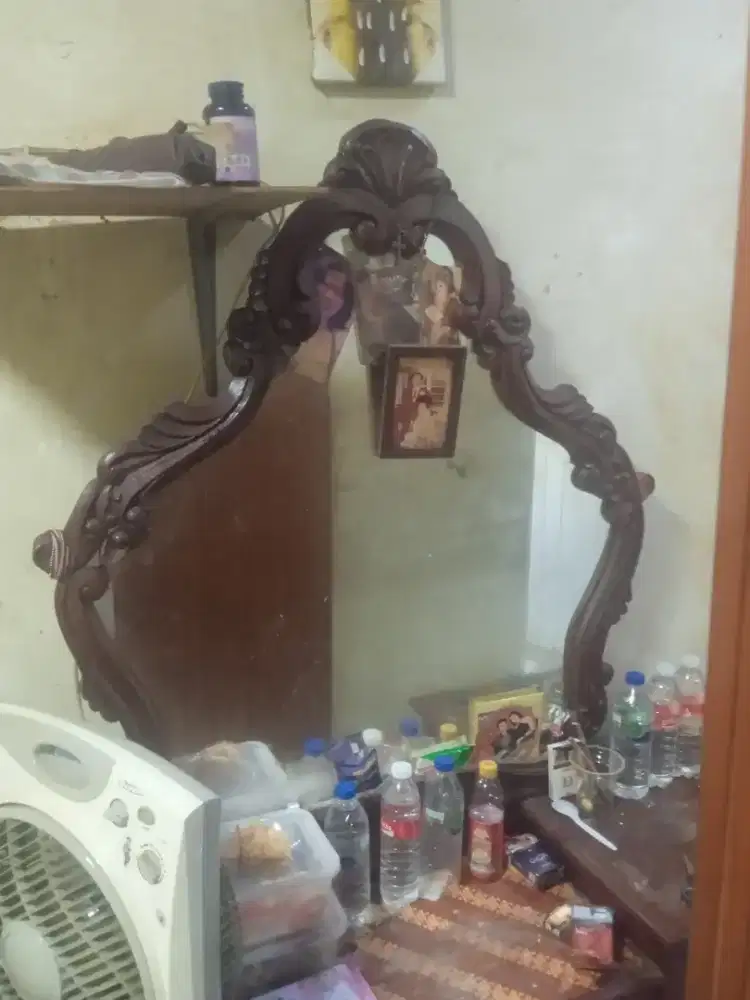 Meja rias antik ukiran kayu jati wayang