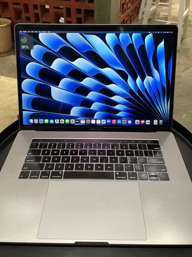 Macbook Pro 2018 Touchbar i7 16/256 (SPEK GEDE!)