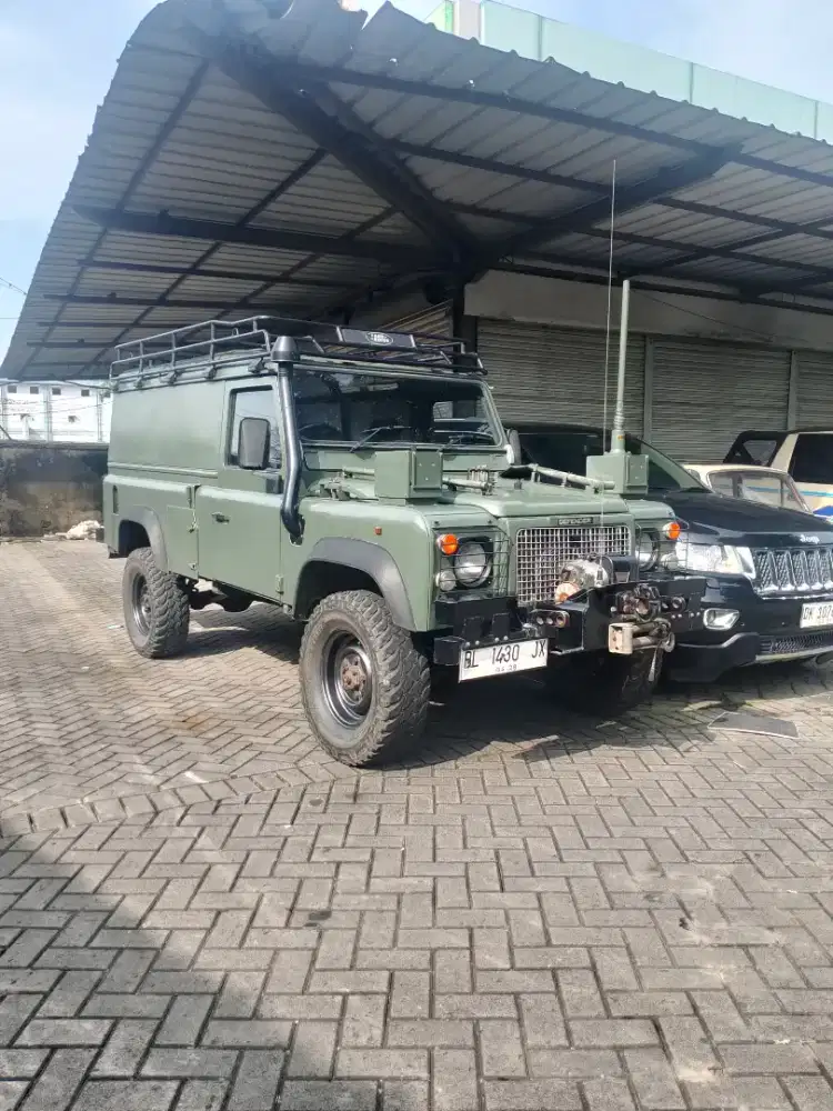 Defender 300 TDI tipe militery tahun 1997