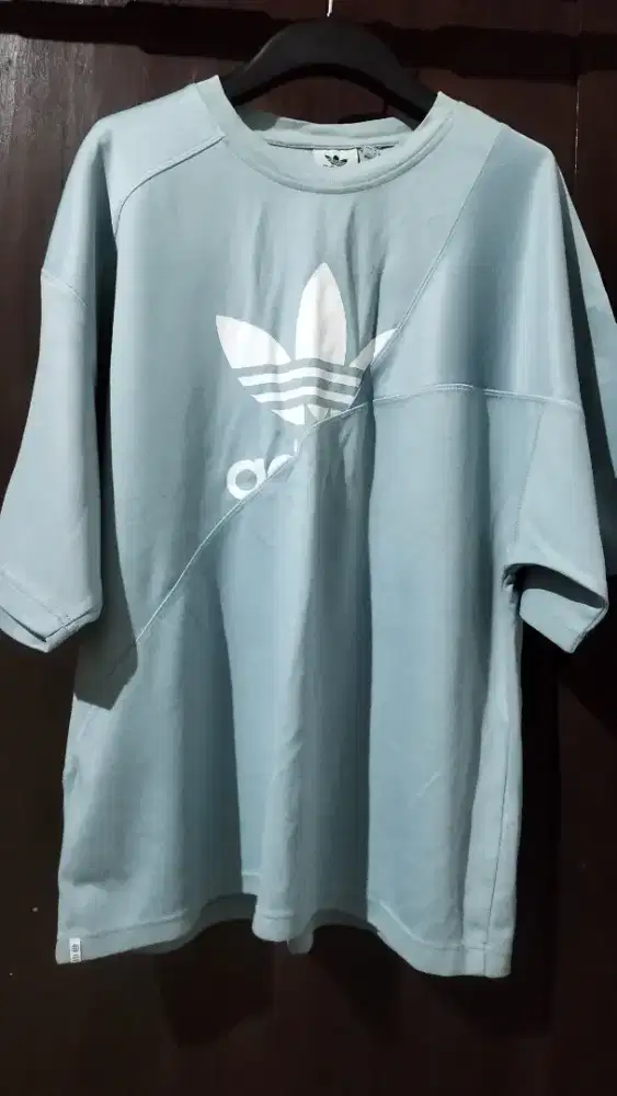 Kaos oversize Adidas