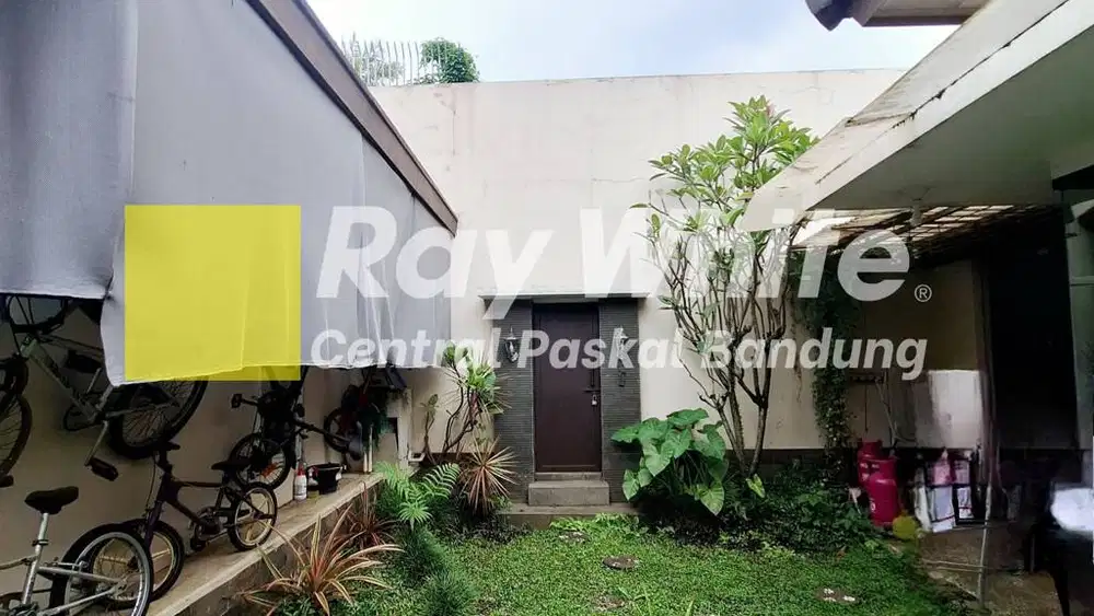 Rumah Hadap Selatan di Terusan Sutami Kota Bandung