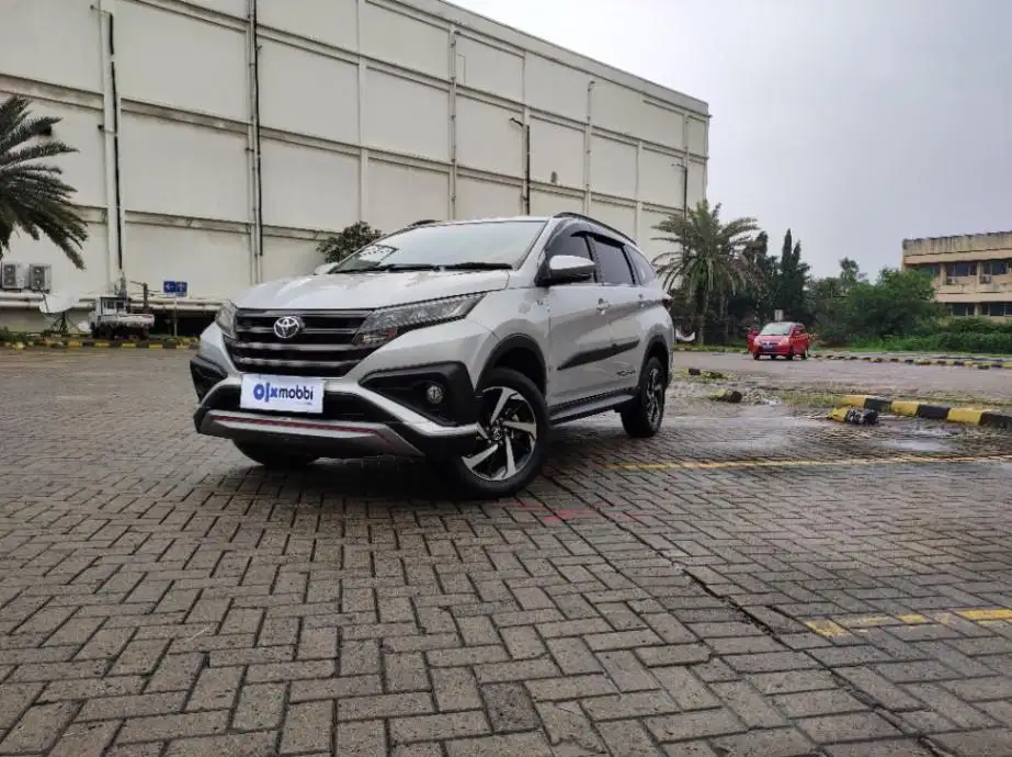 TDP 10JT, Toyota Rush 1.5 TRD Sportivo 7 Bensin-AT Silver 2019